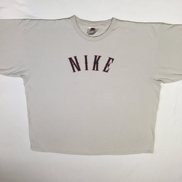 Vintage Men's 2X Nike Spellout Short Sleeve Gray Tee with Nike 94-99 label - Picture 1 of 10